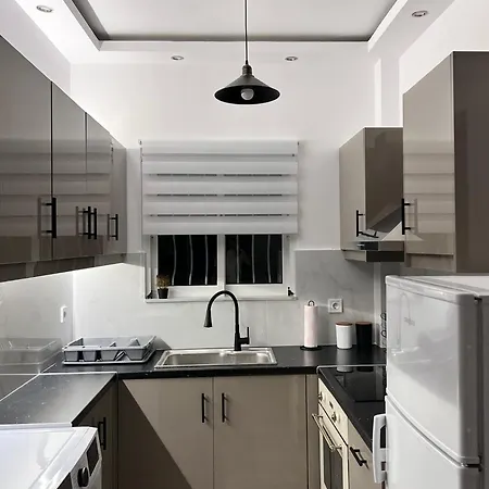 Kyklamino * Loutra Elenis