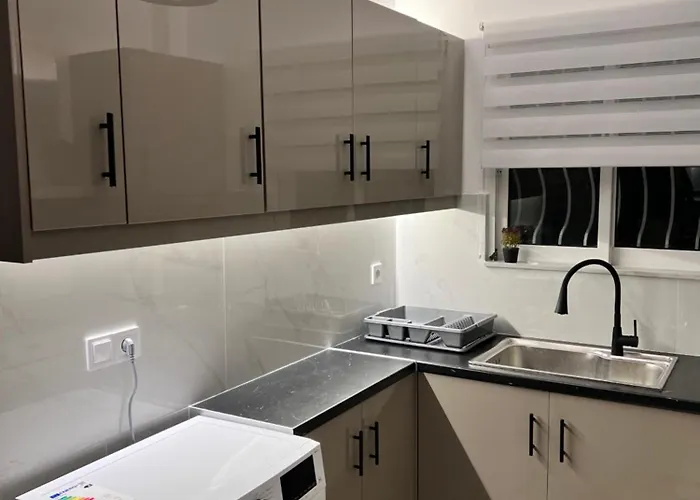 Kyklamino * Loutra Oraias Elenis